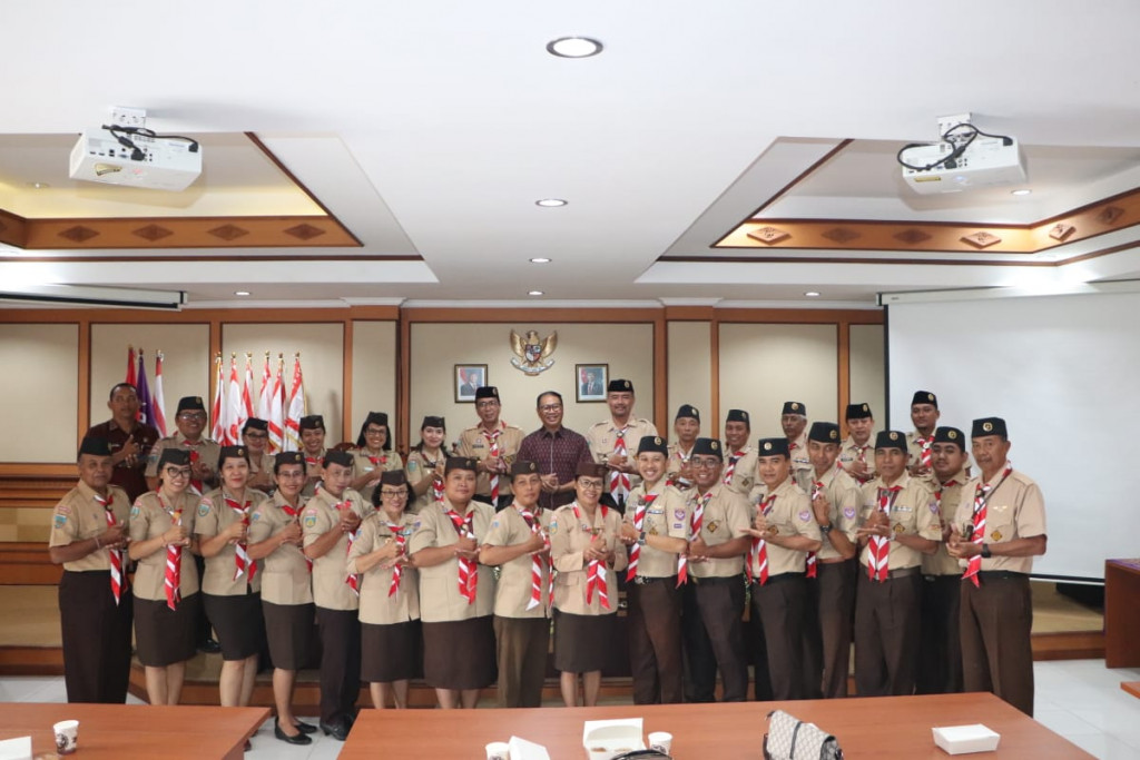 Wabup. Suiasa Ramah Tamah Dengan Gerakan Pramuka Kwarcab. Badung